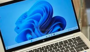 New Laptop HP EliteBook 830 G8 16GB Intel Core i7 SSD 512GB
