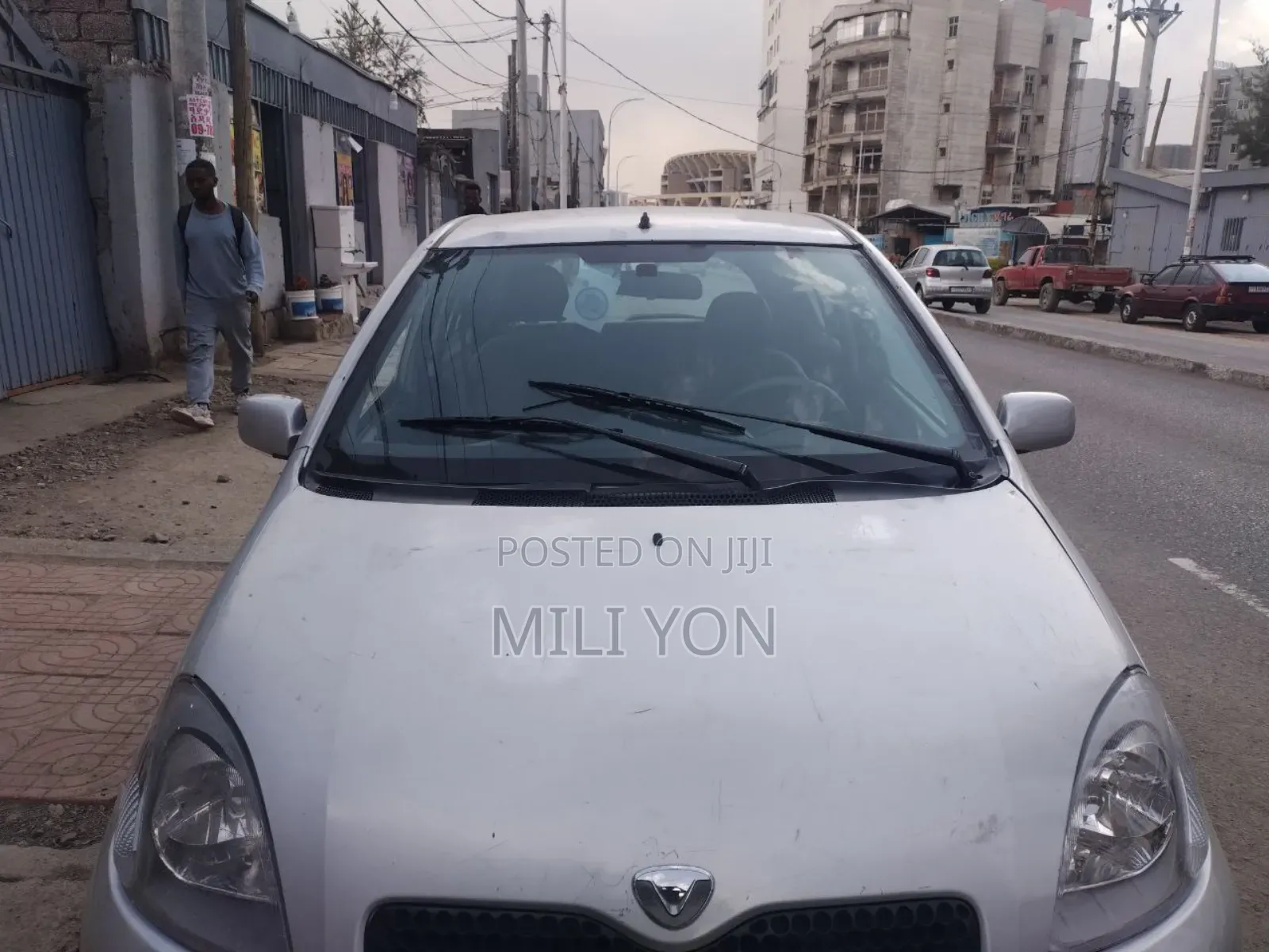 Toyota Vitz 2001 Silver