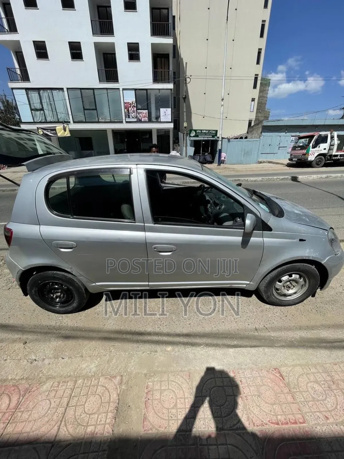 Toyota Vitz 2001 Silver