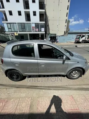 Toyota Vitz 2001 Silver