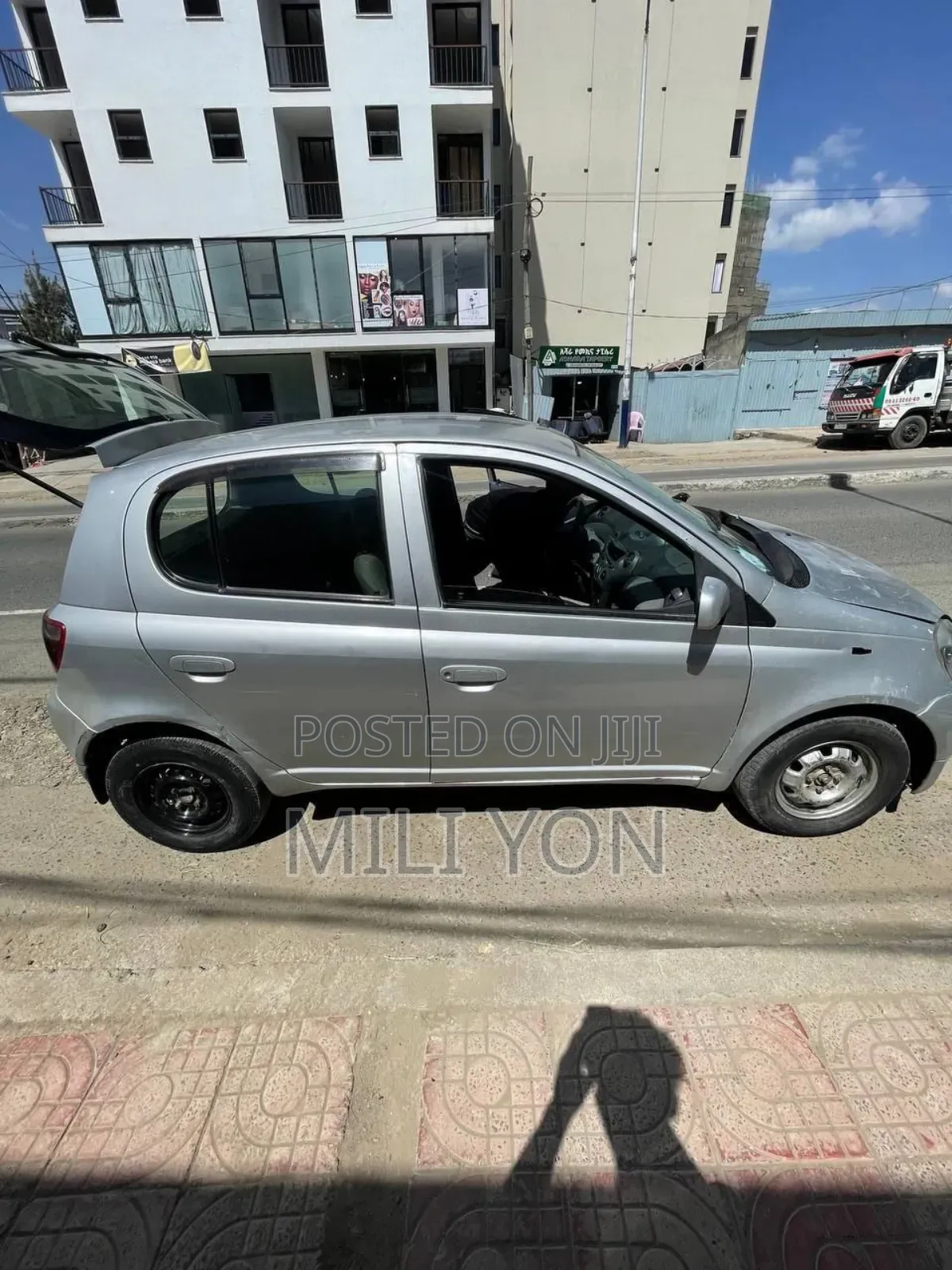 Toyota Vitz 2001 Silver