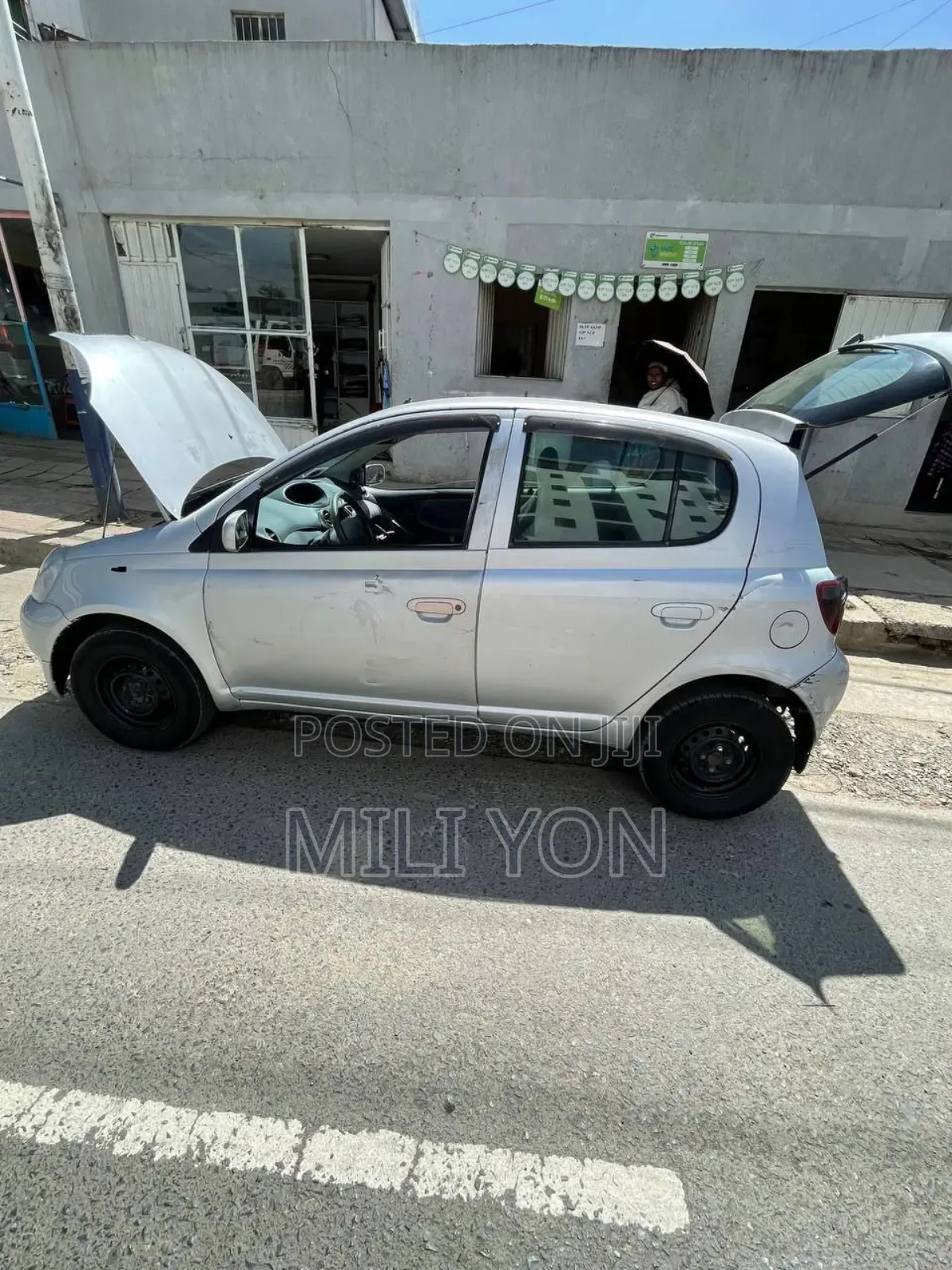 Toyota Vitz 2001 Silver