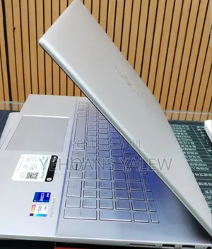 New Laptop HP Envy 17 16GB Intel Core i7 SSD 512GB