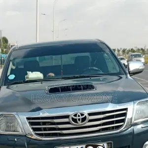 Toyota Hilux 2014 Green