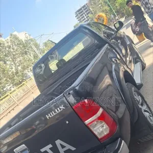 Toyota Hilux 2014 Green