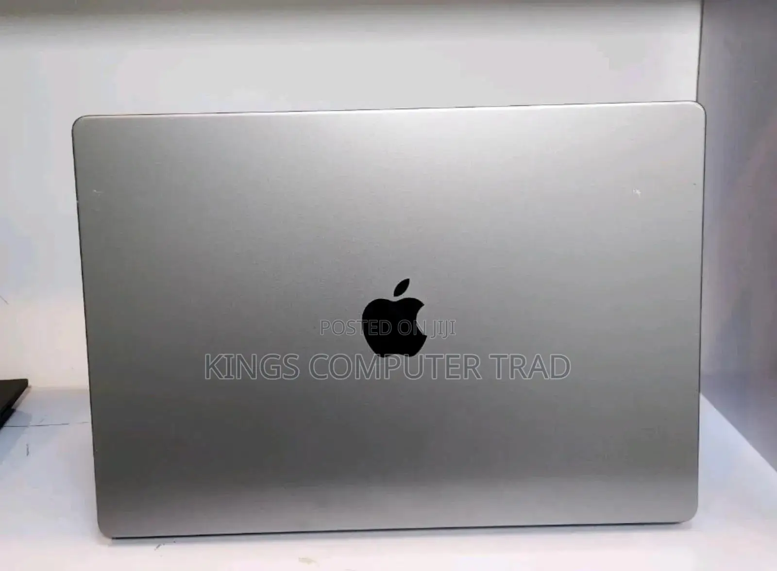 New Laptop Apple MacBook Pro M1 16GB Apple M1 Pro SSD 512GB