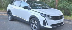 Peugeot 5008 2021 White