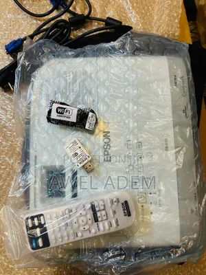 Epson Eb- X39 Projector Hdmi Xga 3500 Lumens / 15,000:1 Contrast