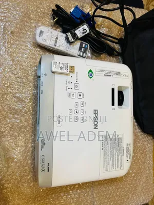 Epson Eb- X39 Projector Hdmi Xga 3500 Lumens / 15,000:1 Contrast