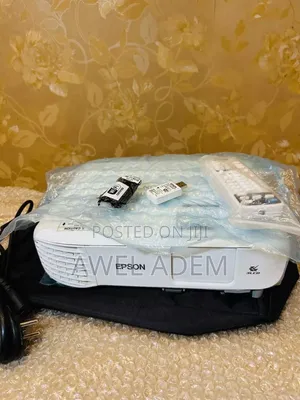 Epson Eb- X39 Projector Hdmi Xga 3500 Lumens / 15,000:1 Contrast