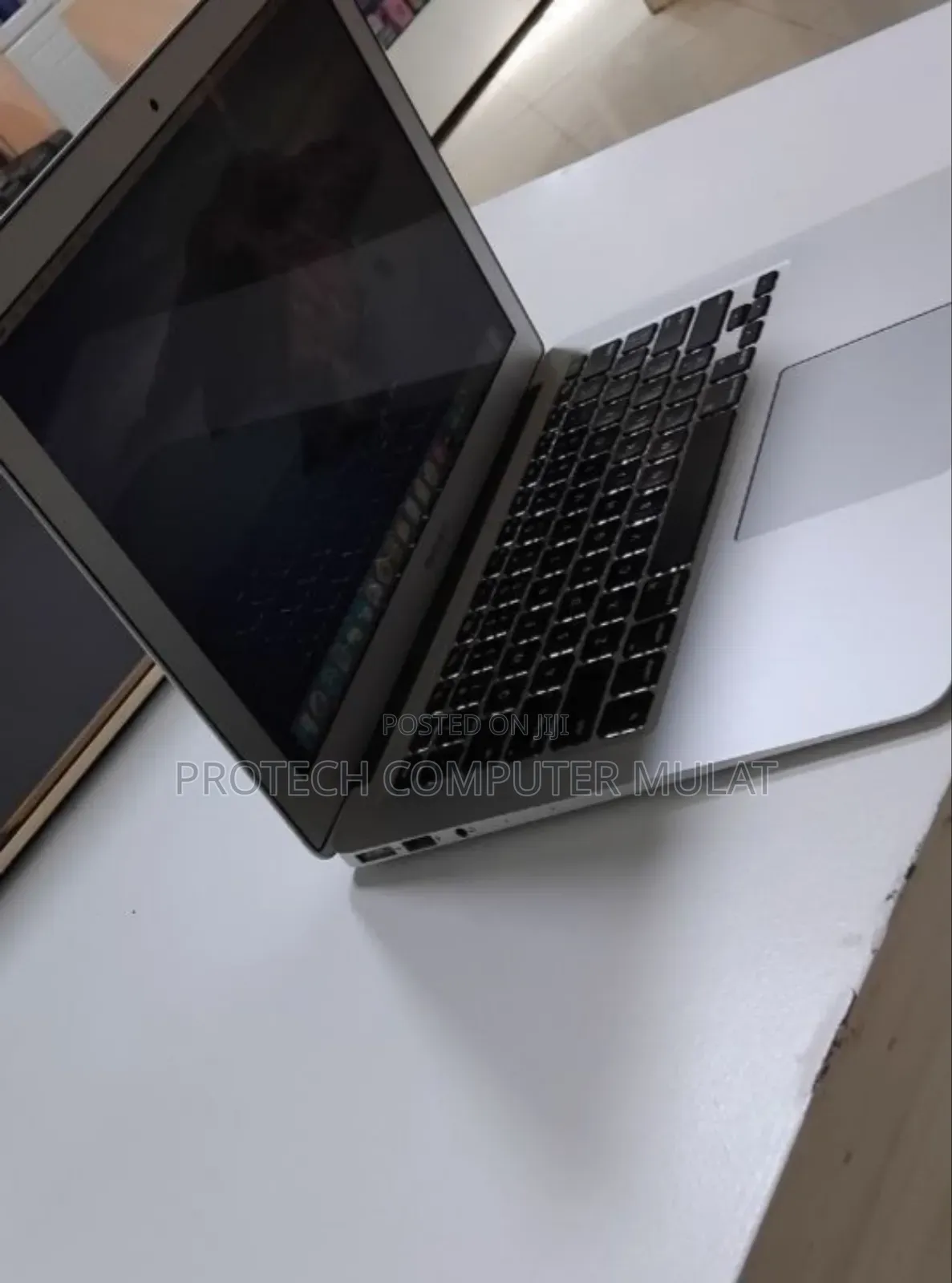 New Laptop Apple MacBook Air 2015 4GB Intel Core i5 SSD 256GB