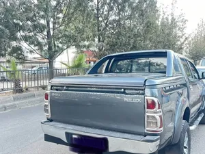 Toyota Hilux 2010 Gray