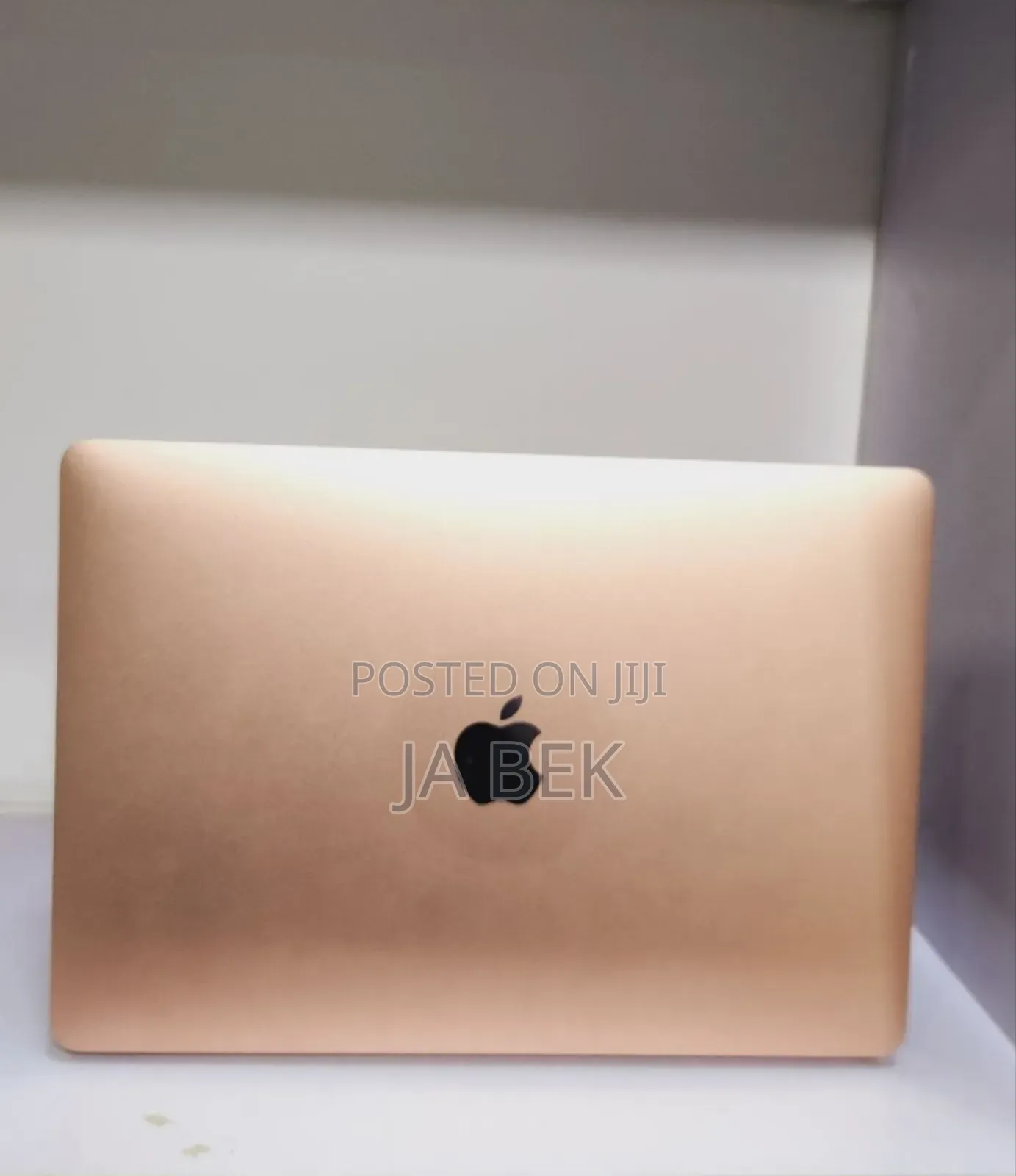 New Laptop Apple MacBook Air 2020 M1 8GB Apple M1 SSD 256GB