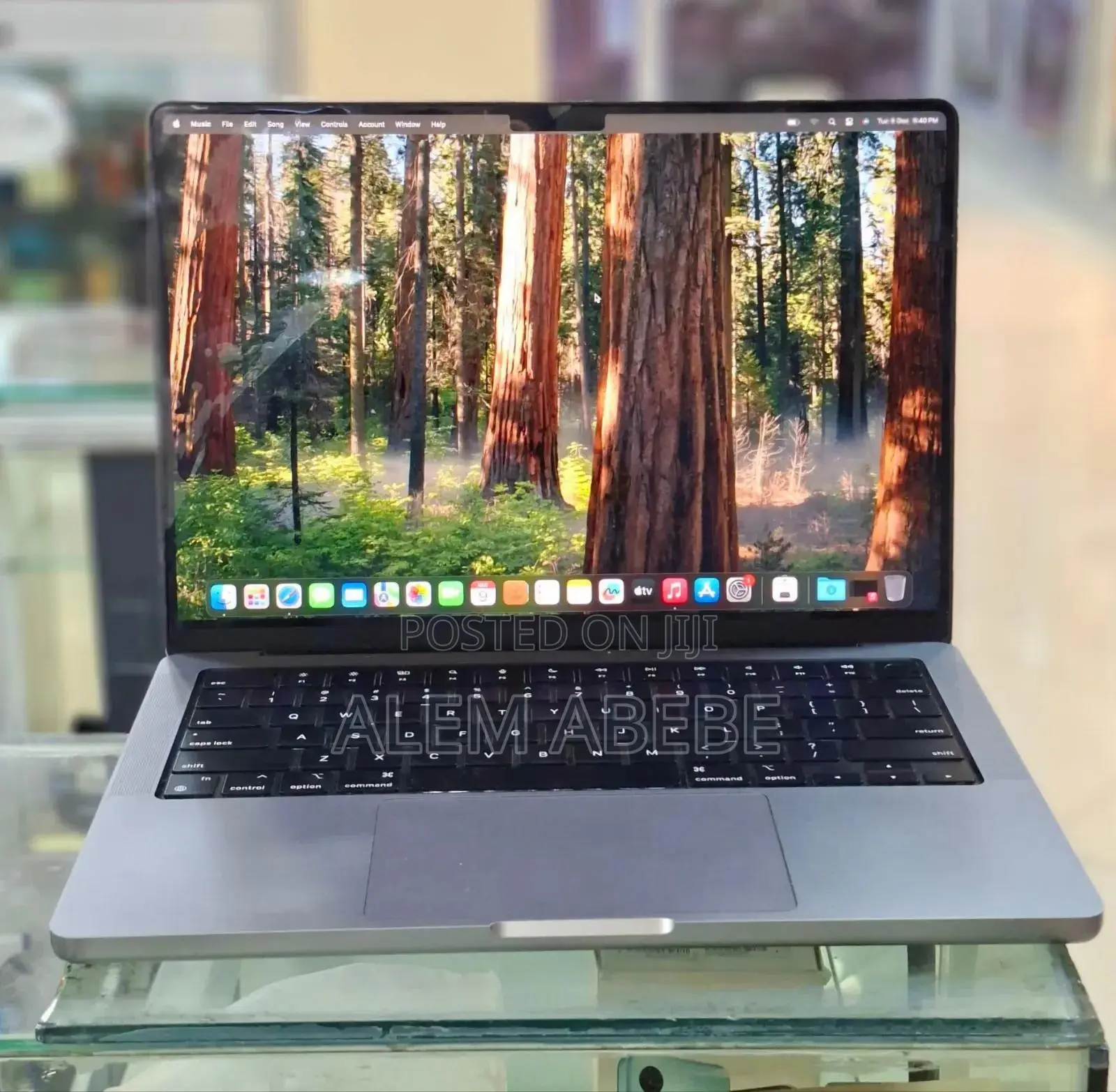 New Laptop Apple MacBook Pro M1 32GB Apple M1 Pro SSD 512GB