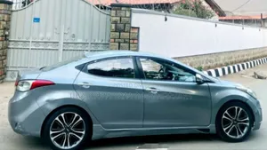 Hyundai Avante 2012 Teal