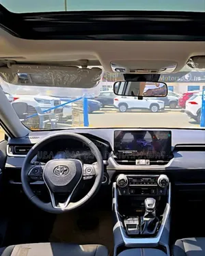 New Toyota RAV4 Hybrid 2024 White