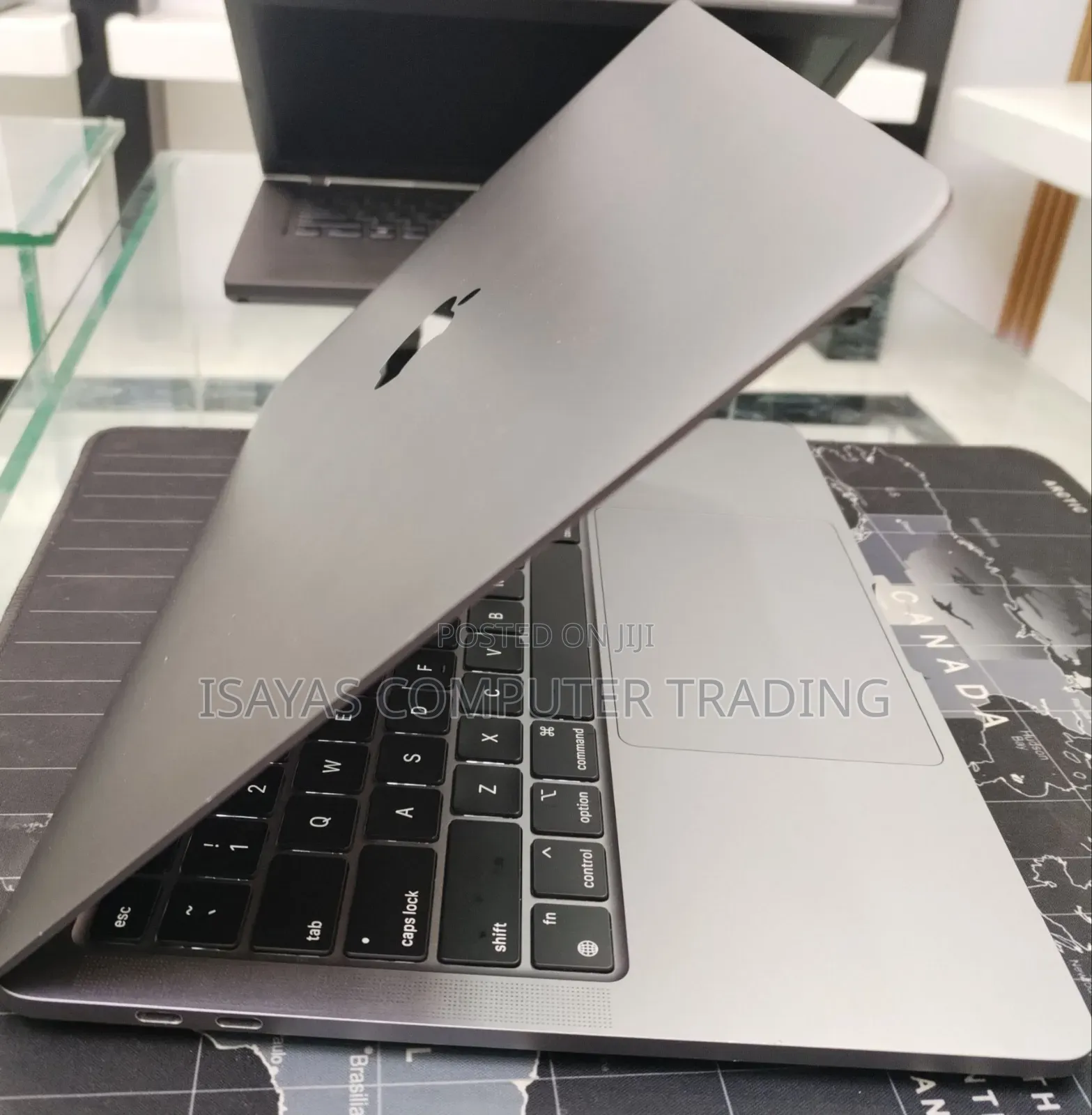 New Laptop Apple MacBook Pro M1 8GB Apple M1 SSD 256GB