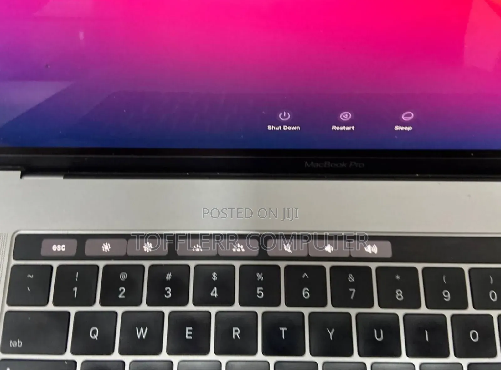 New Laptop Apple MacBook Pro 2017 16GB Intel Core i7 SSD 512GB