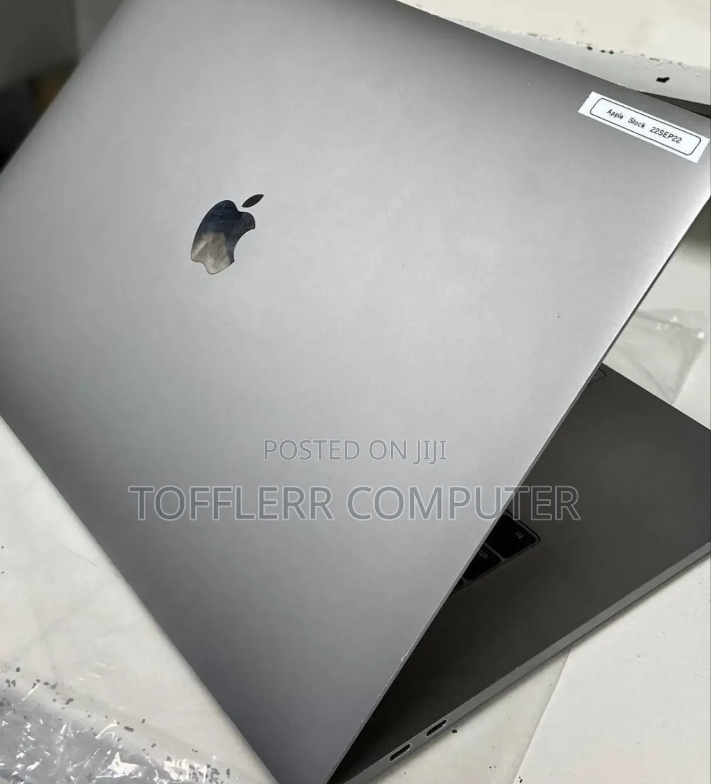 New Laptop Apple MacBook Pro 2017 16GB Intel Core i7 SSD 512GB