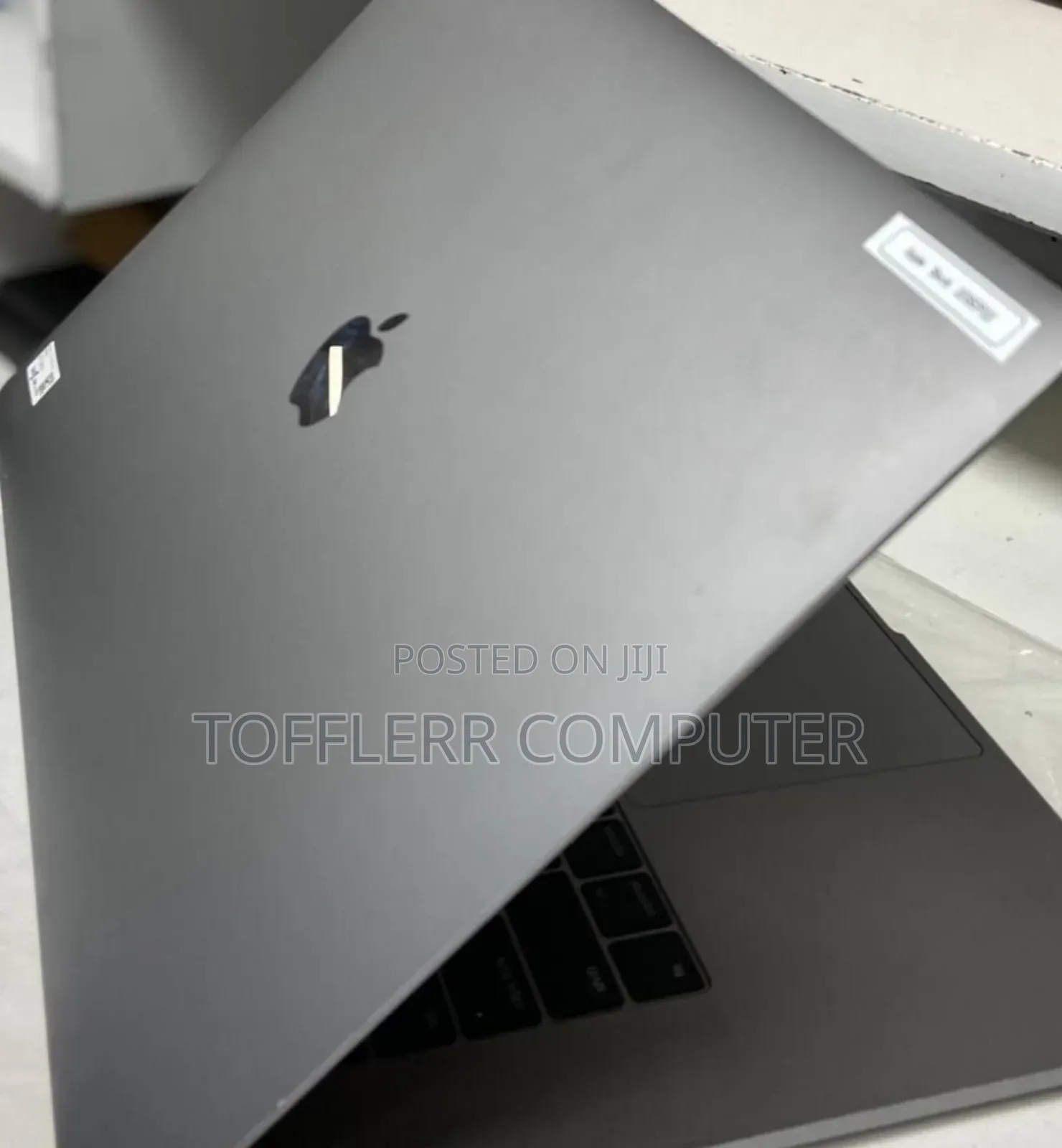 New Laptop Apple MacBook Pro 2017 16GB Intel Core i7 SSD 512GB