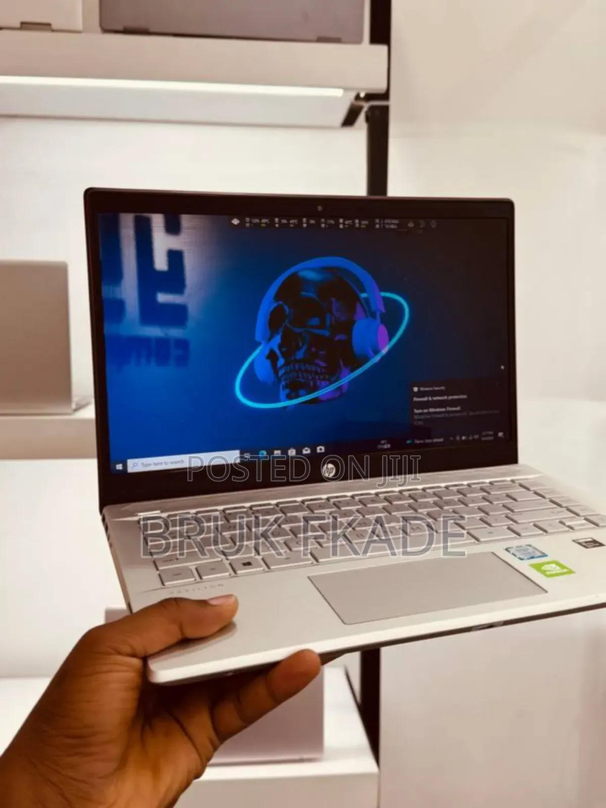 New Laptop HP Pavilion 14 8GB Intel Core i5 SSD 256GB
