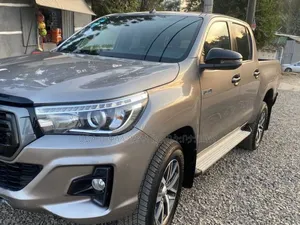 Toyota Hilux 2019 Purple