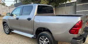 Toyota Hilux 2019 Purple