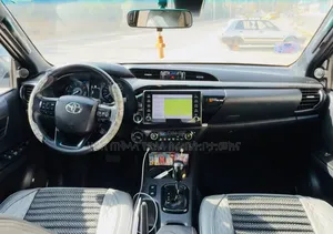 Toyota Hilux 2021 Gray