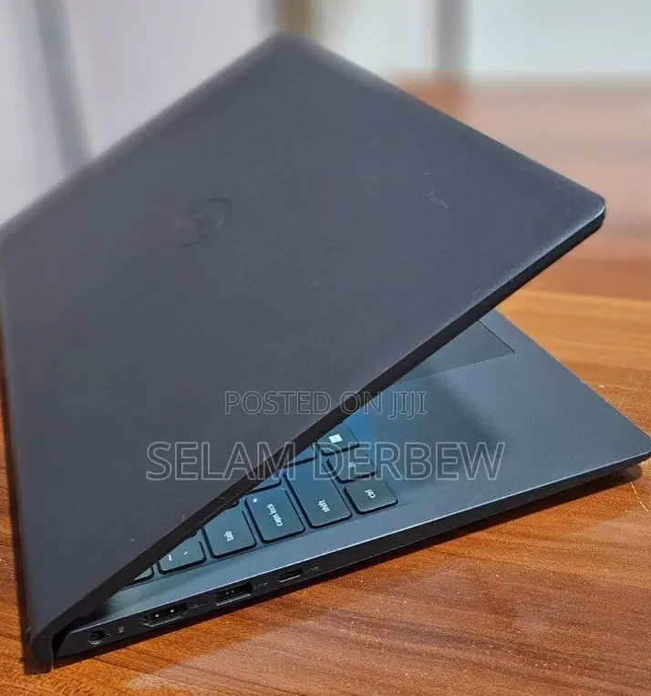 New Laptop Dell Inspiron 15 16GB AMD Ryzen 7 SSD 512GB