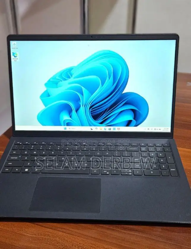 New Laptop Dell Inspiron 15 16GB AMD Ryzen 7 SSD 512GB