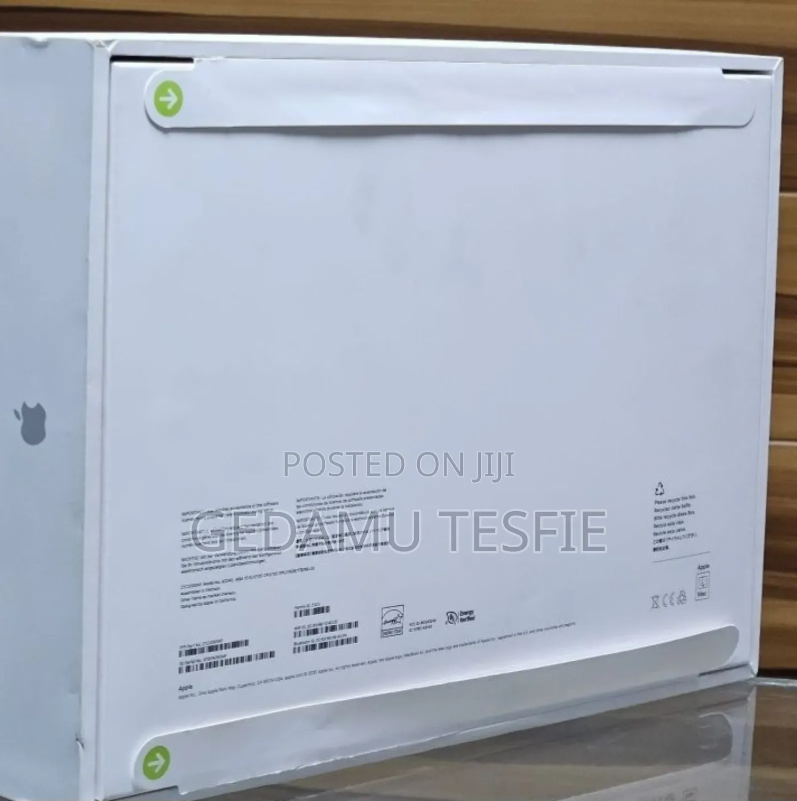 New Laptop Apple MacBook Air 2025 M4 15-inch 16GB Intel Core i5 SSD 1T