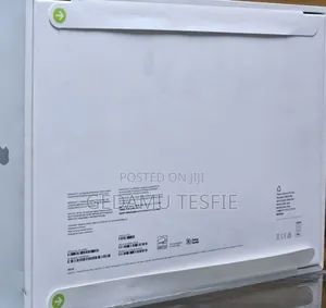 New Laptop Apple MacBook Air 2025 M4 15-inch 16GB Intel Core i5 SSD 1T