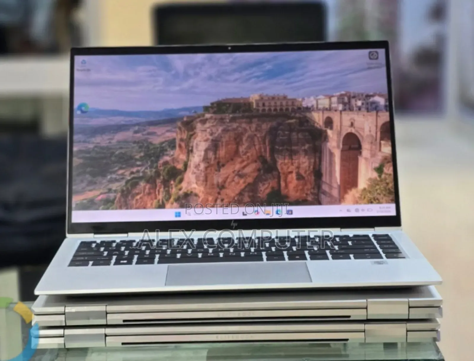New Laptop HP EliteBook x360 1040 G7 16GB Intel Core i7 SSD 512GB