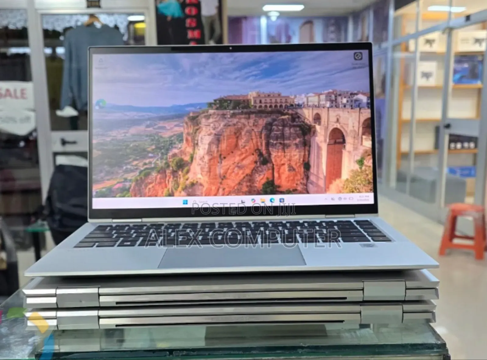 New Laptop HP EliteBook x360 1040 G7 16GB Intel Core i7 SSD 512GB