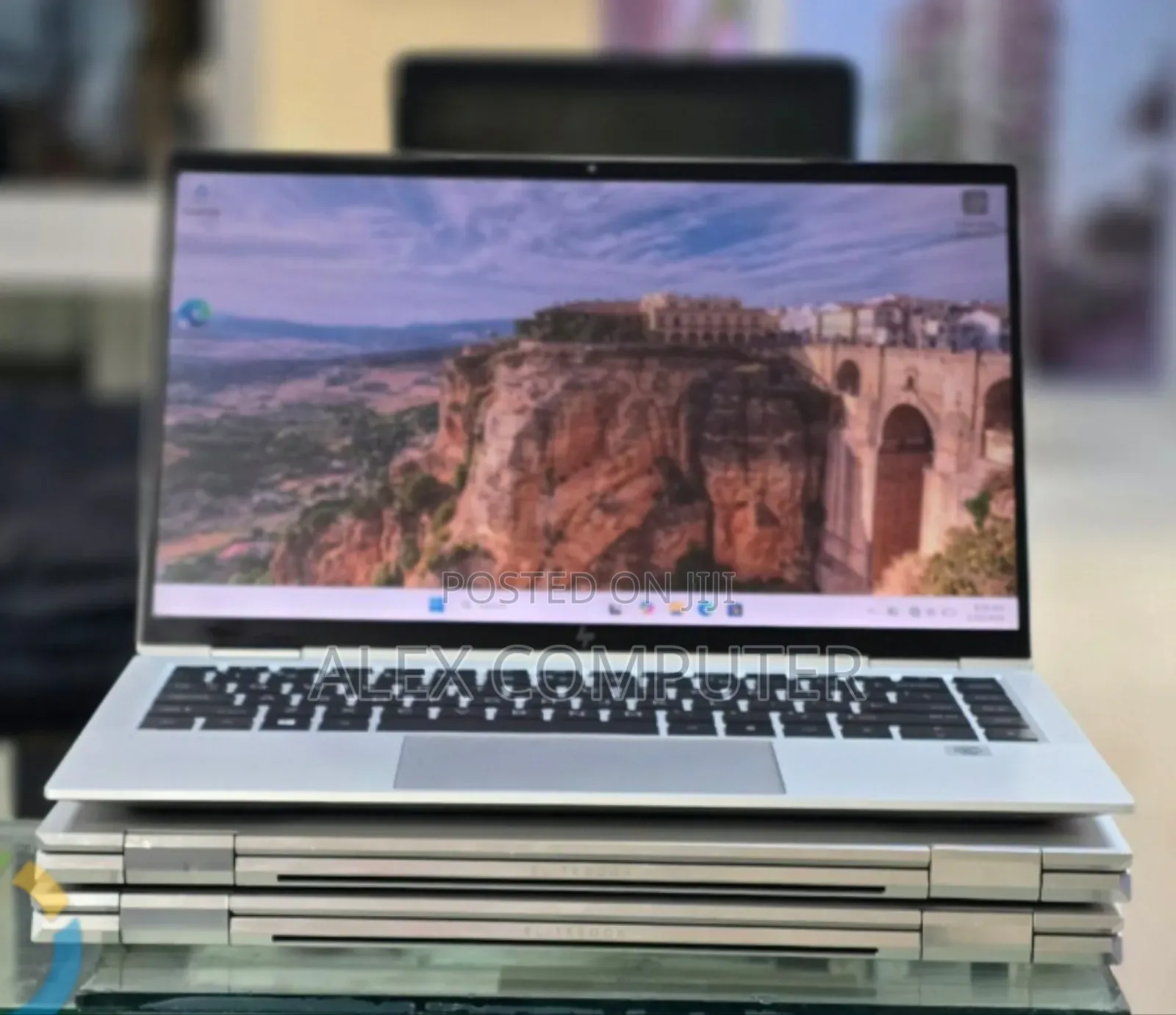 New Laptop HP EliteBook x360 1040 G7 16GB Intel Core i7 SSD 512GB