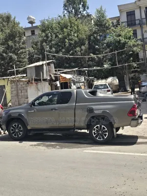 Toyota Hilux 2021 Gold