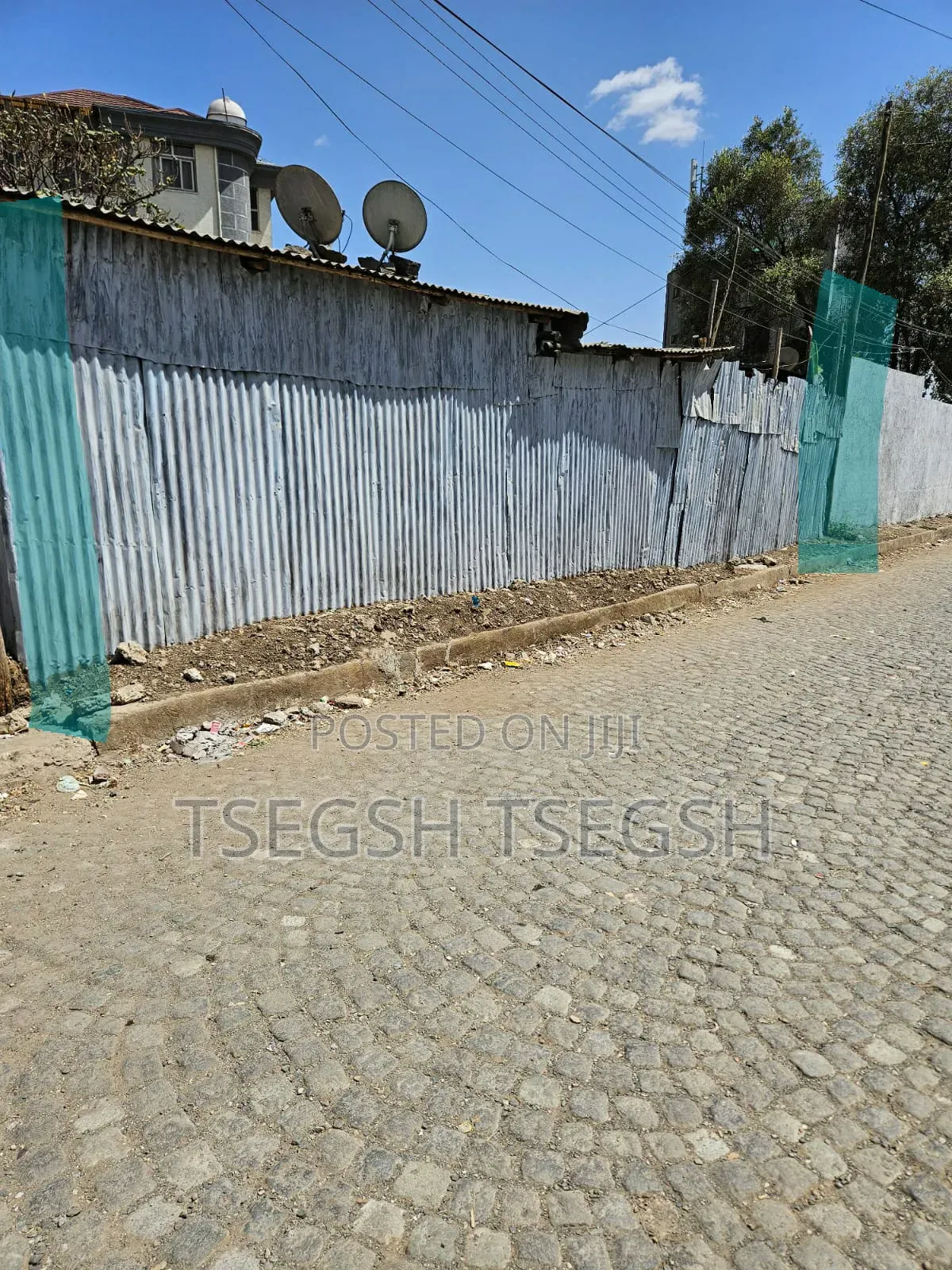 የ ሚሸጥ ቦታ የረር በር አካባቢ