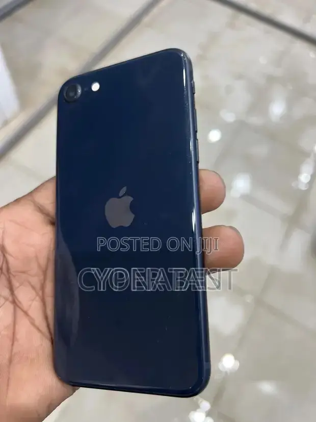 Apple iPhone SE (2022) 64 GB