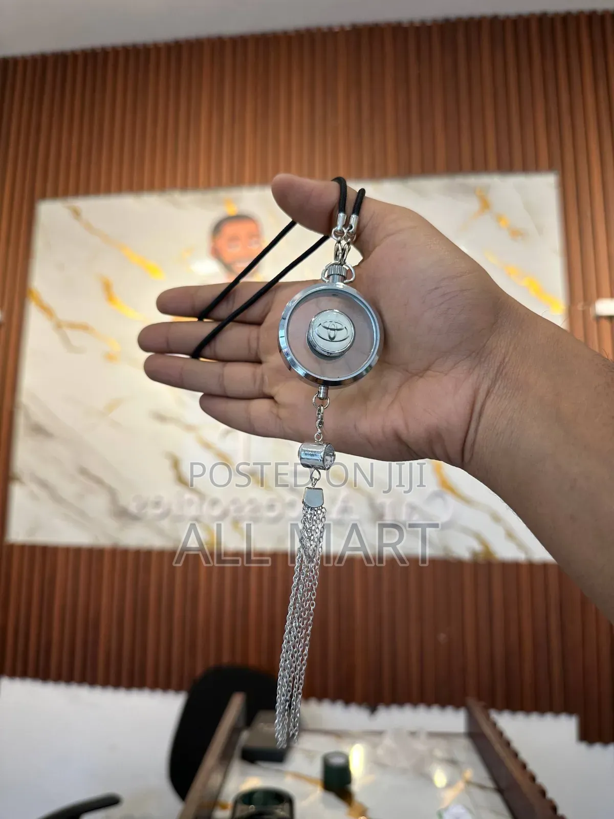 የመኪና ተንጠልጣይ ሽቶ