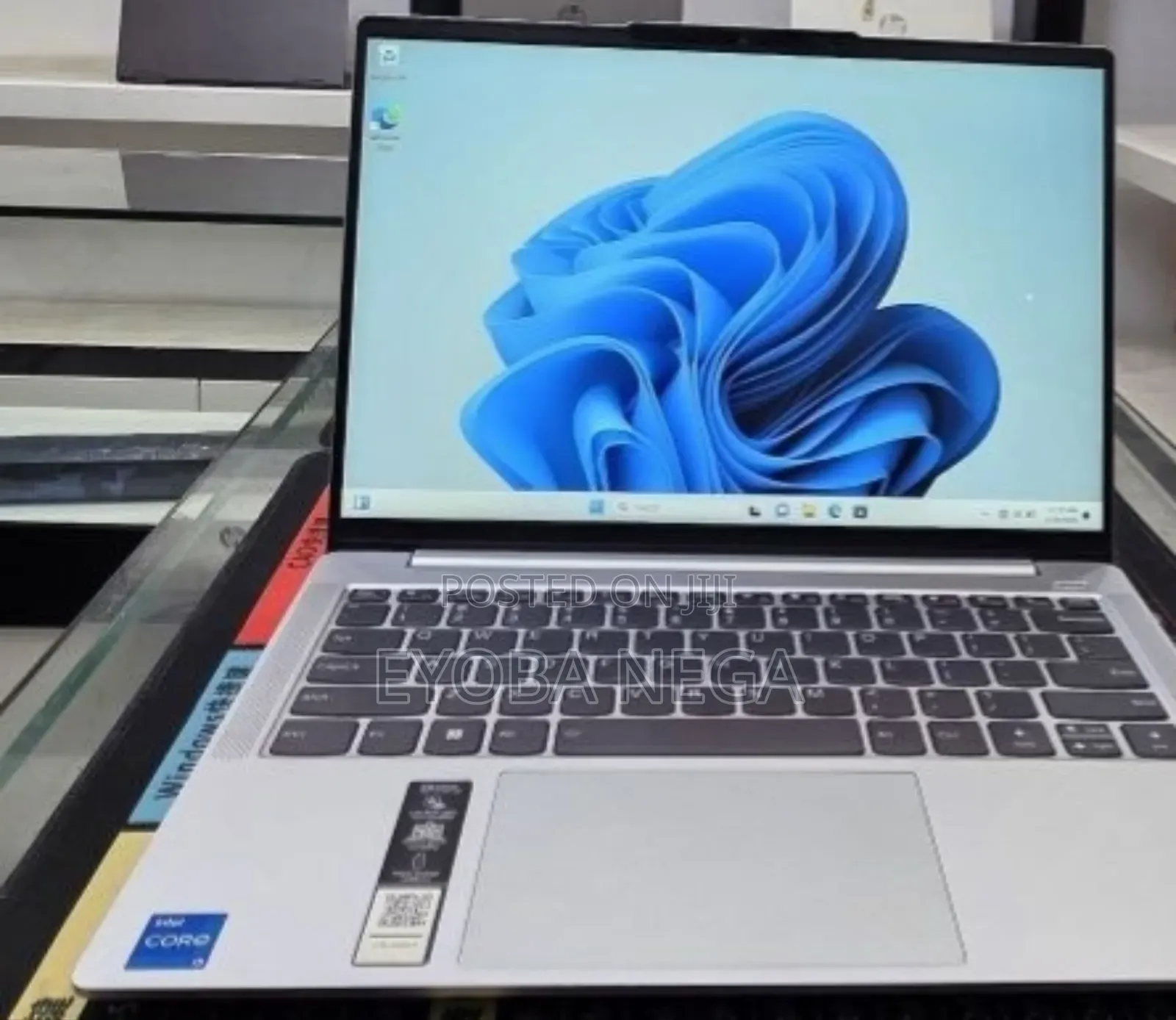 New Laptop Lenovo IdeaPad 520S 16GB Intel Core i5 SSD 512GB