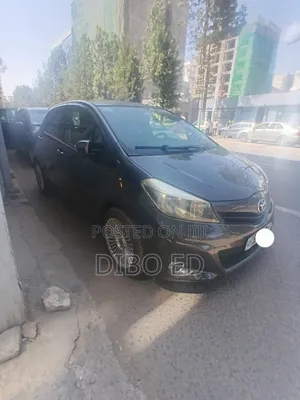 Toyota Vitz 1.0 FWD 3dr 2014 Gray