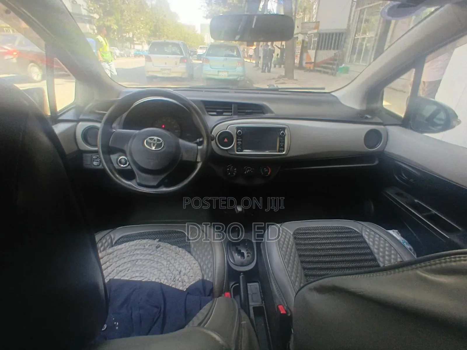 Toyota Vitz 1.0 FWD 3dr 2014 Gray