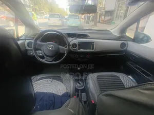 Toyota Vitz 1.0 FWD 3dr 2014 Gray