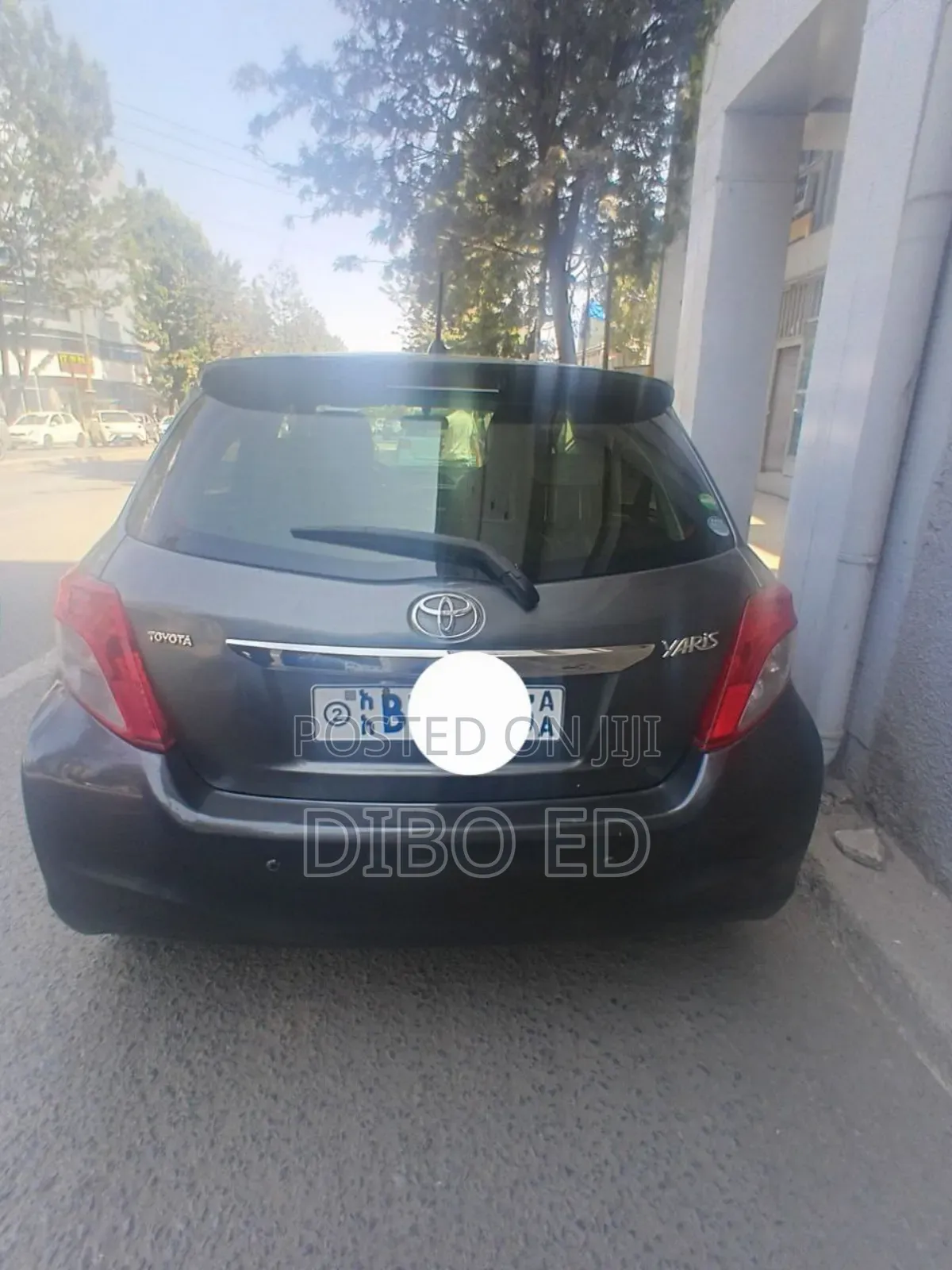 Toyota Vitz 1.0 FWD 3dr 2014 Gray
