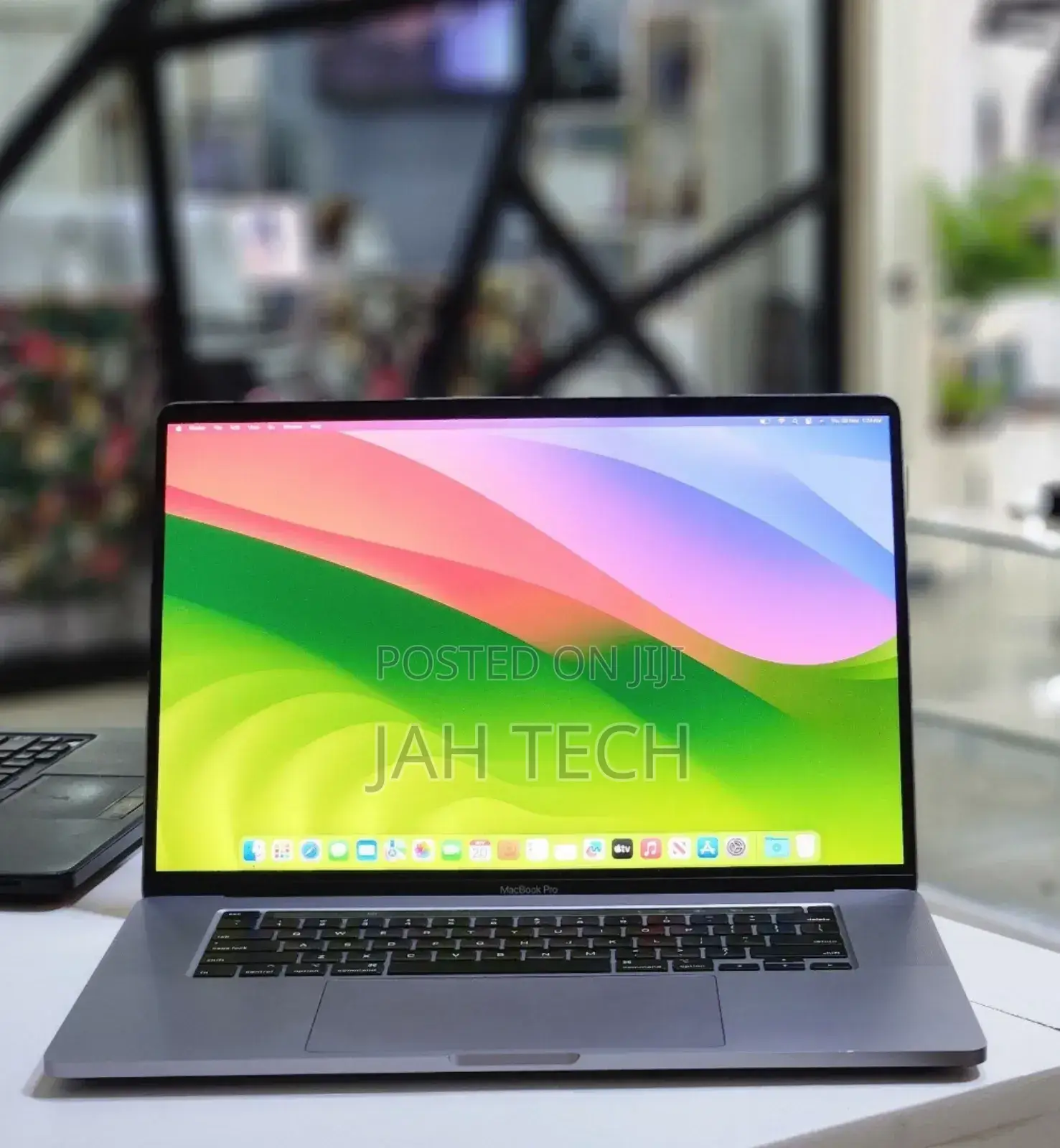 New Laptop Apple MacBook Pro 2019 32GB Intel Core i7 SSD 512GB