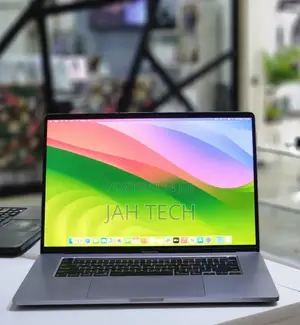 New Laptop Apple MacBook Pro 2019 32GB Intel Core i7 SSD 512GB