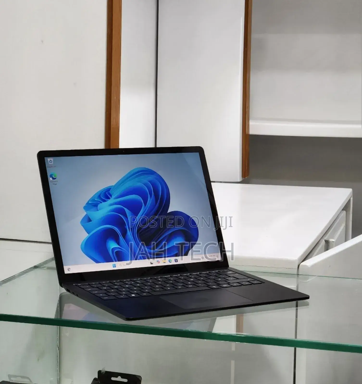 New Laptop Microsoft Surface Laptop 4 16GB Intel Core i7 SSD 512GB