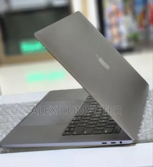 New Laptop Apple MacBook Pro 2019 32GB Intel Core i7 SSD 512GB