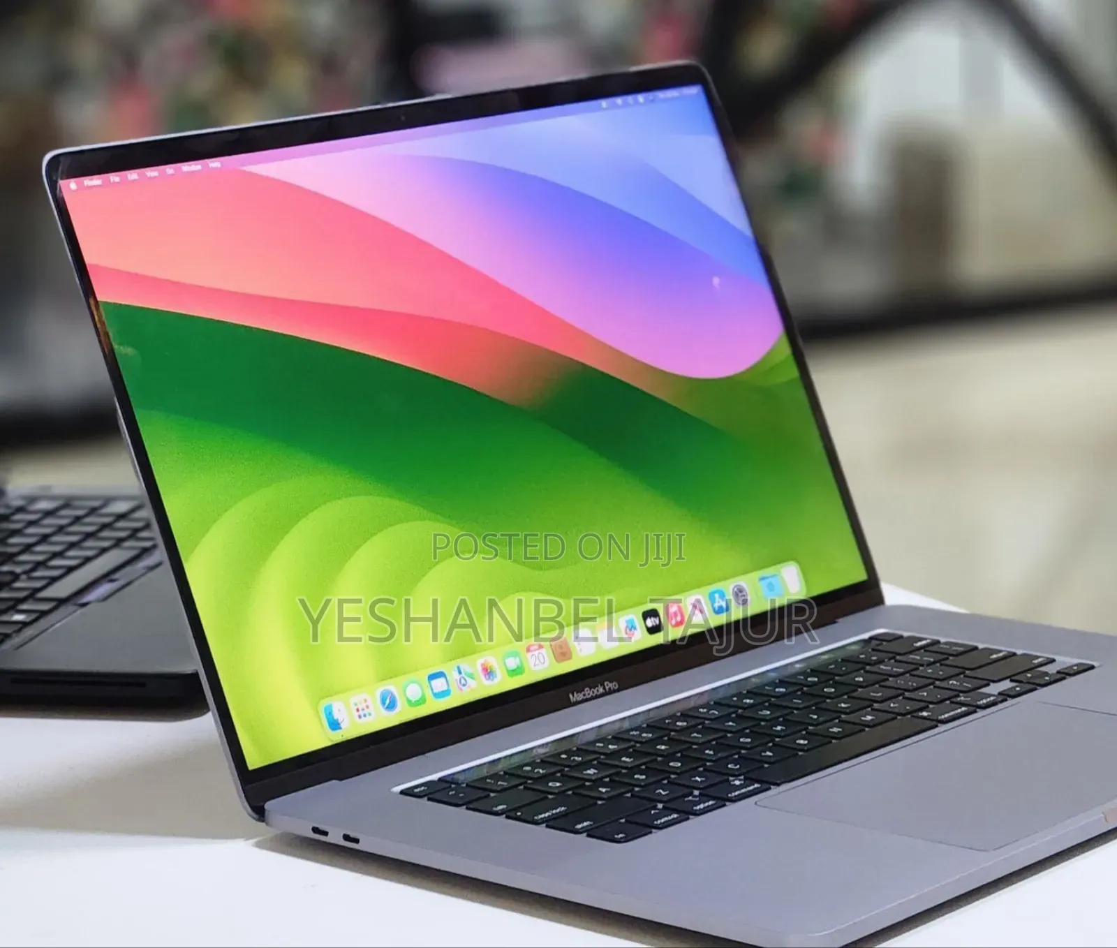 New Laptop Apple MacBook Pro 2019 32GB Intel Core i7 SSD 512GB