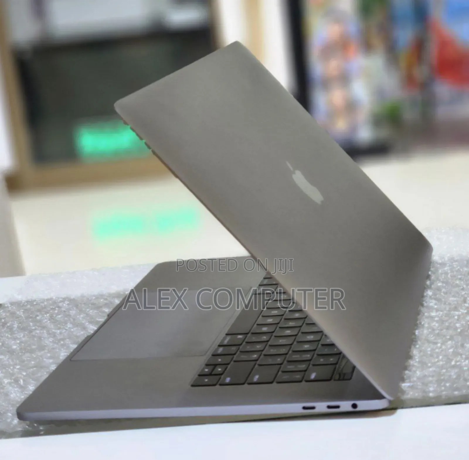 New Laptop Apple MacBook Pro 2019 32GB Intel Core i7 SSD 512GB